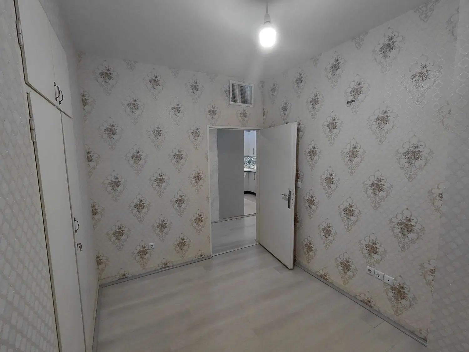سند دار خیابان تقوی