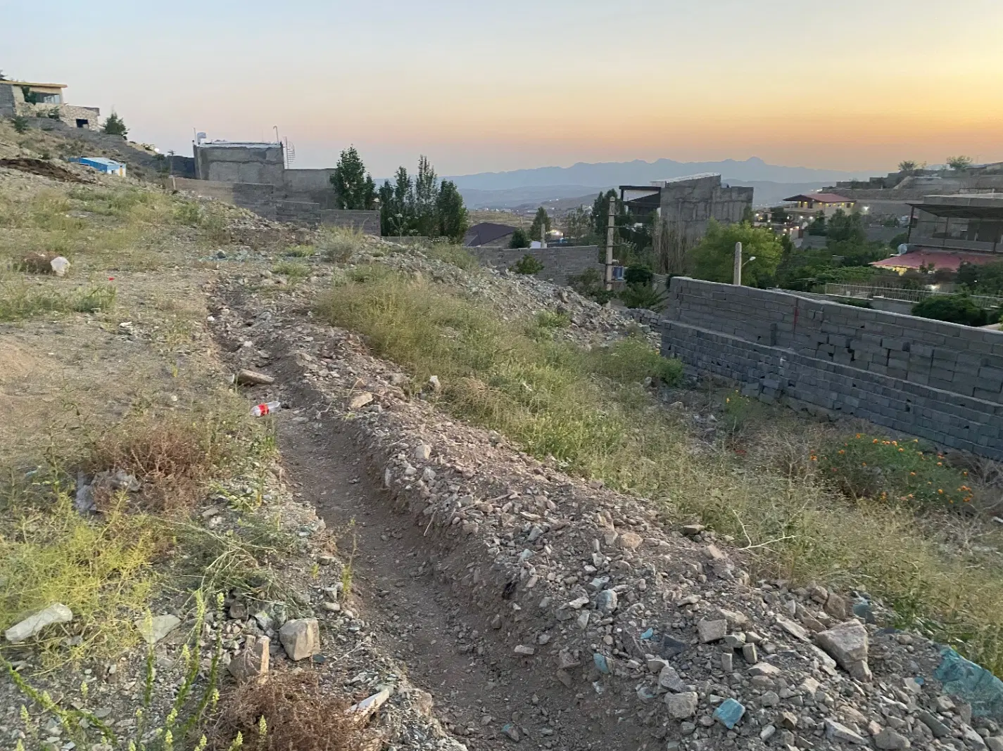 زمین رودهن