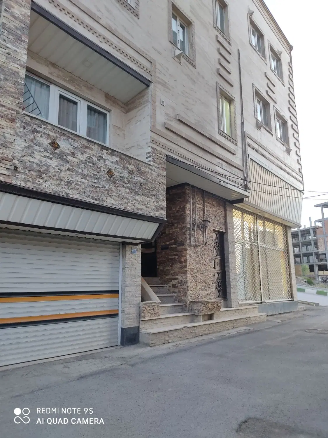 ساختمان ۳سرویس بر خیابان فاضل ۲
