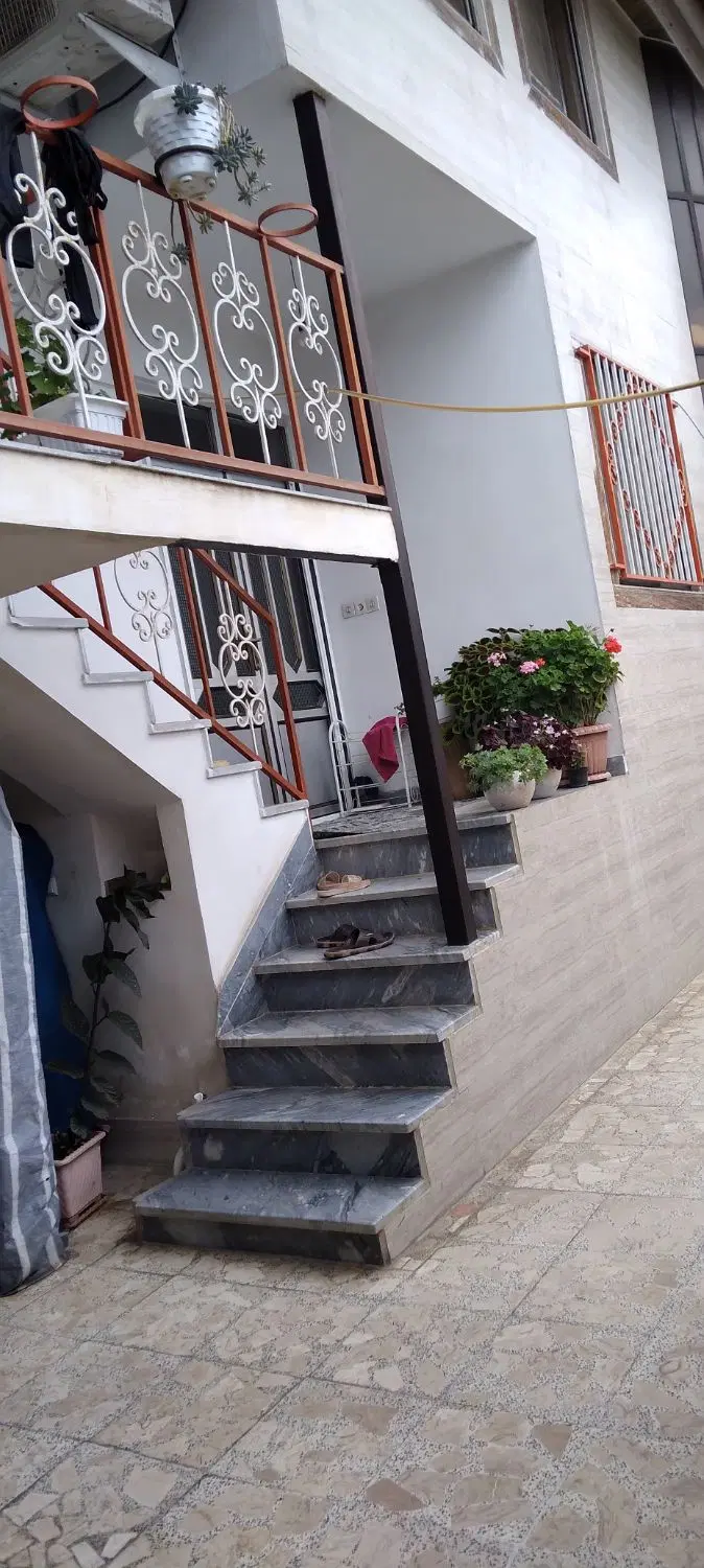 اجاره واحد مسکونی ۱۰۰ متری  نزدیک به سه راه رودکی