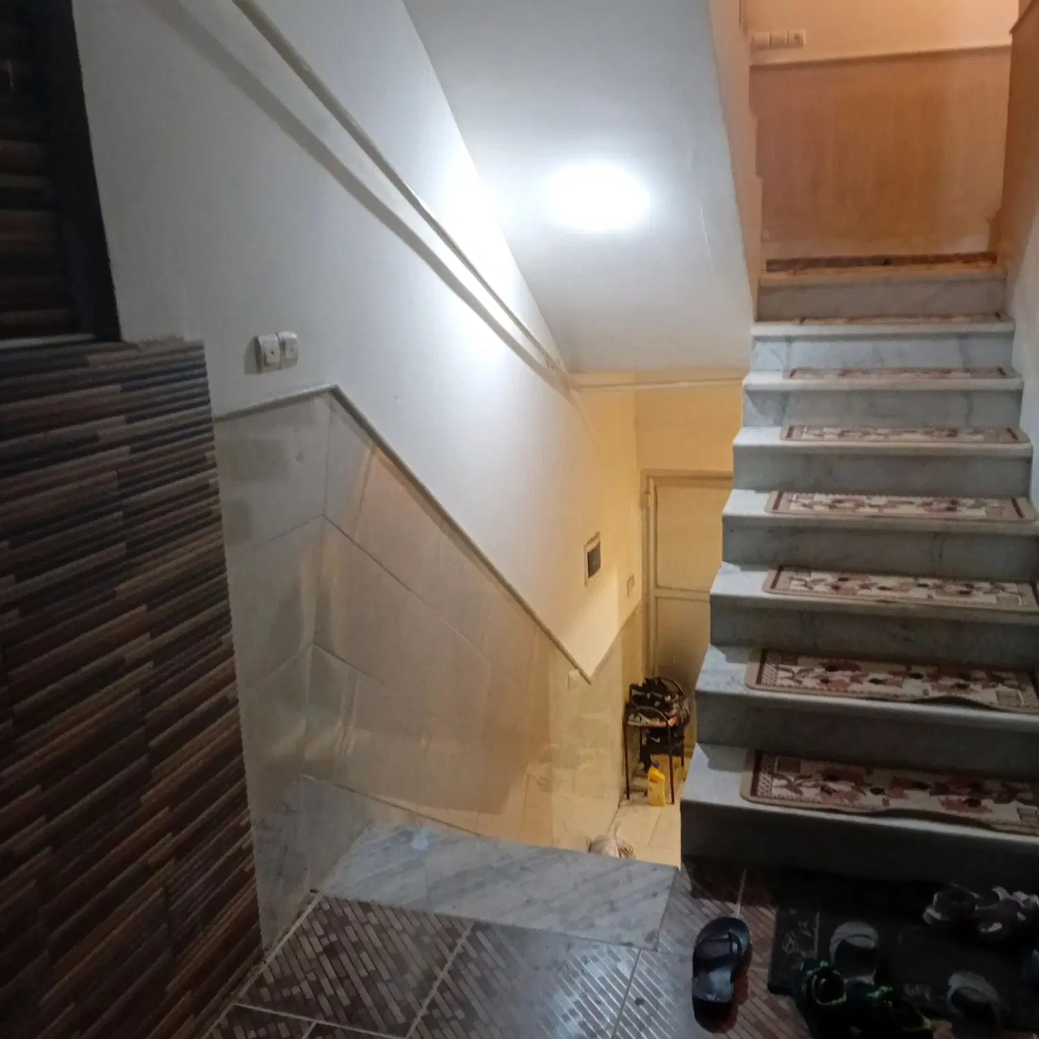 خیابان رجایی انتهای پاساژ صفویه