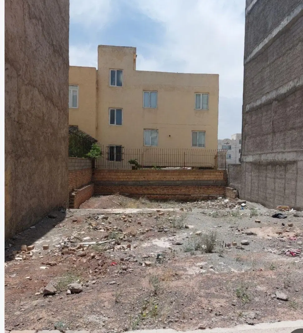 زمین فروشی