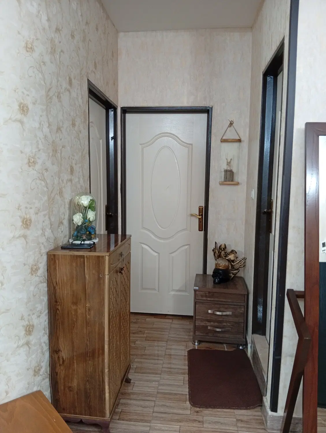 آپارتمان ۹۰ متری دوخوابه بازسازی‌ شده