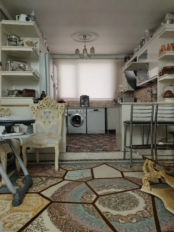 یه واحد منزل مسکونی طبقه اول
