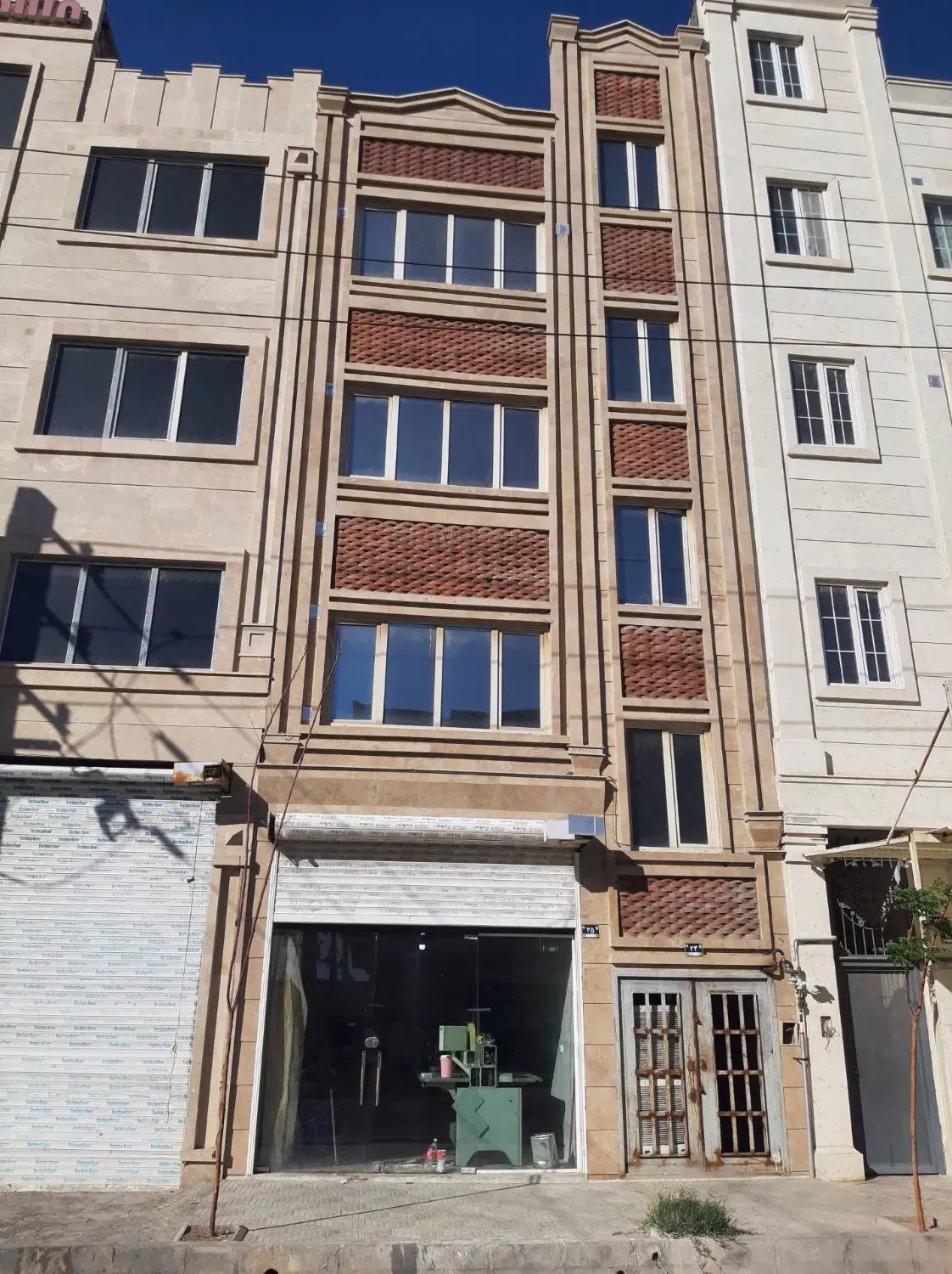 ساختمان اداری تجاری کلید نخوره ۸۰ متری