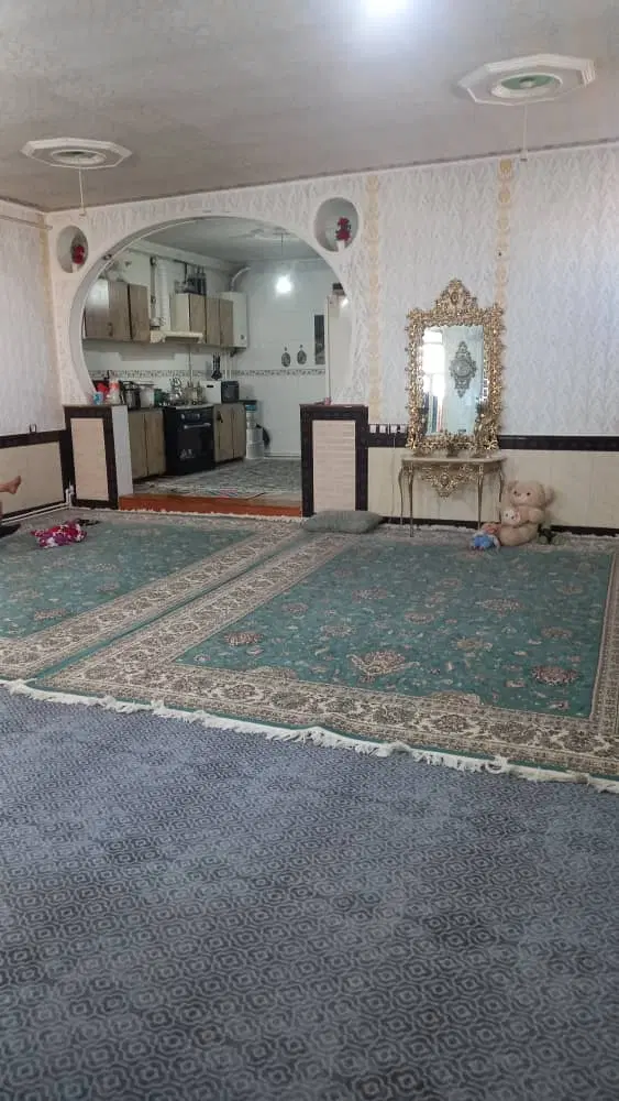 آپارتمان طبقه اول