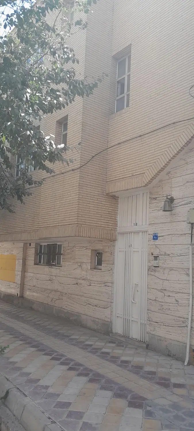 آپارتمان دوخواب ۱۵۰مترسه نبش نور