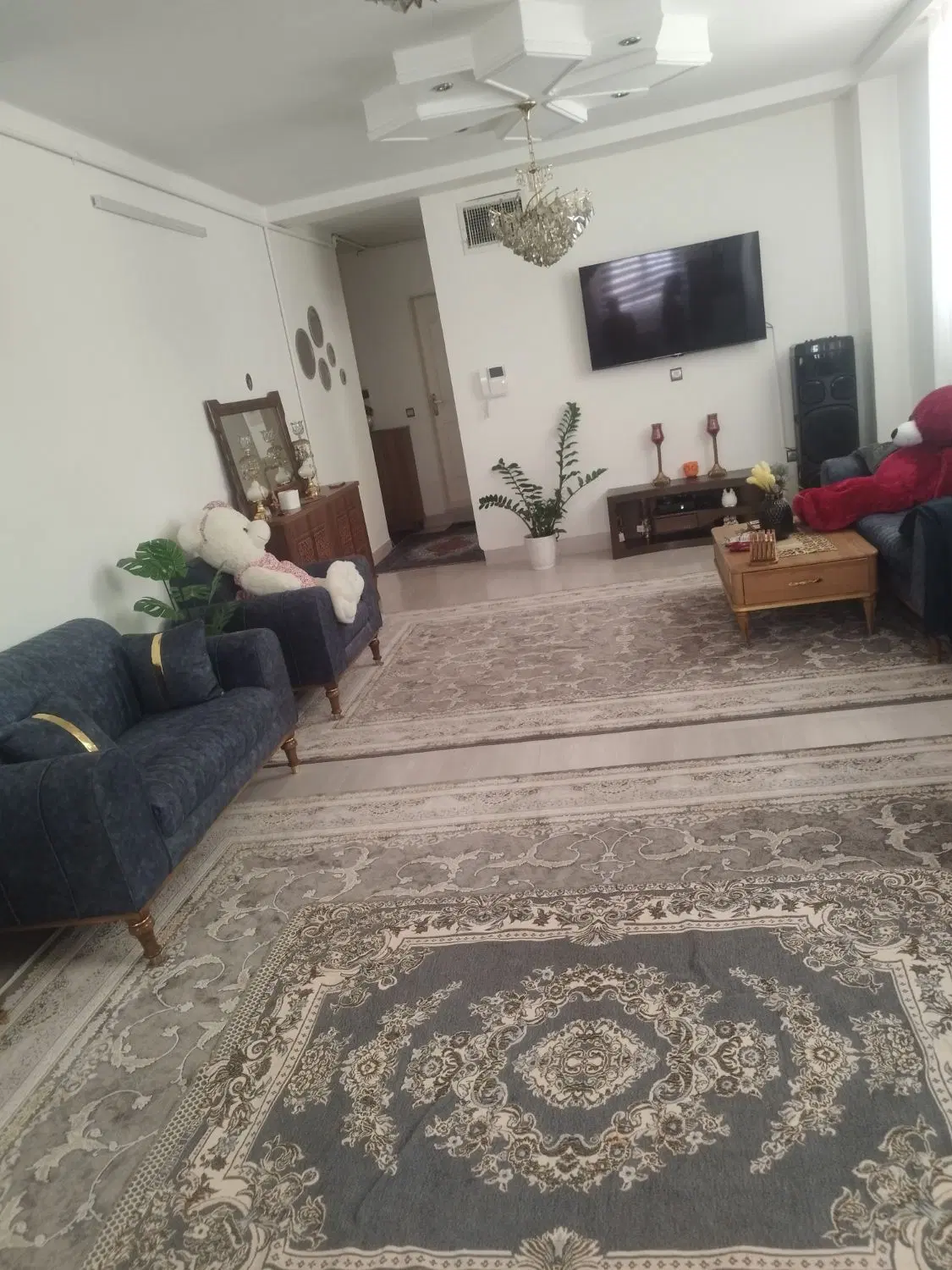 اپارتمان طبقه سوم تمیز