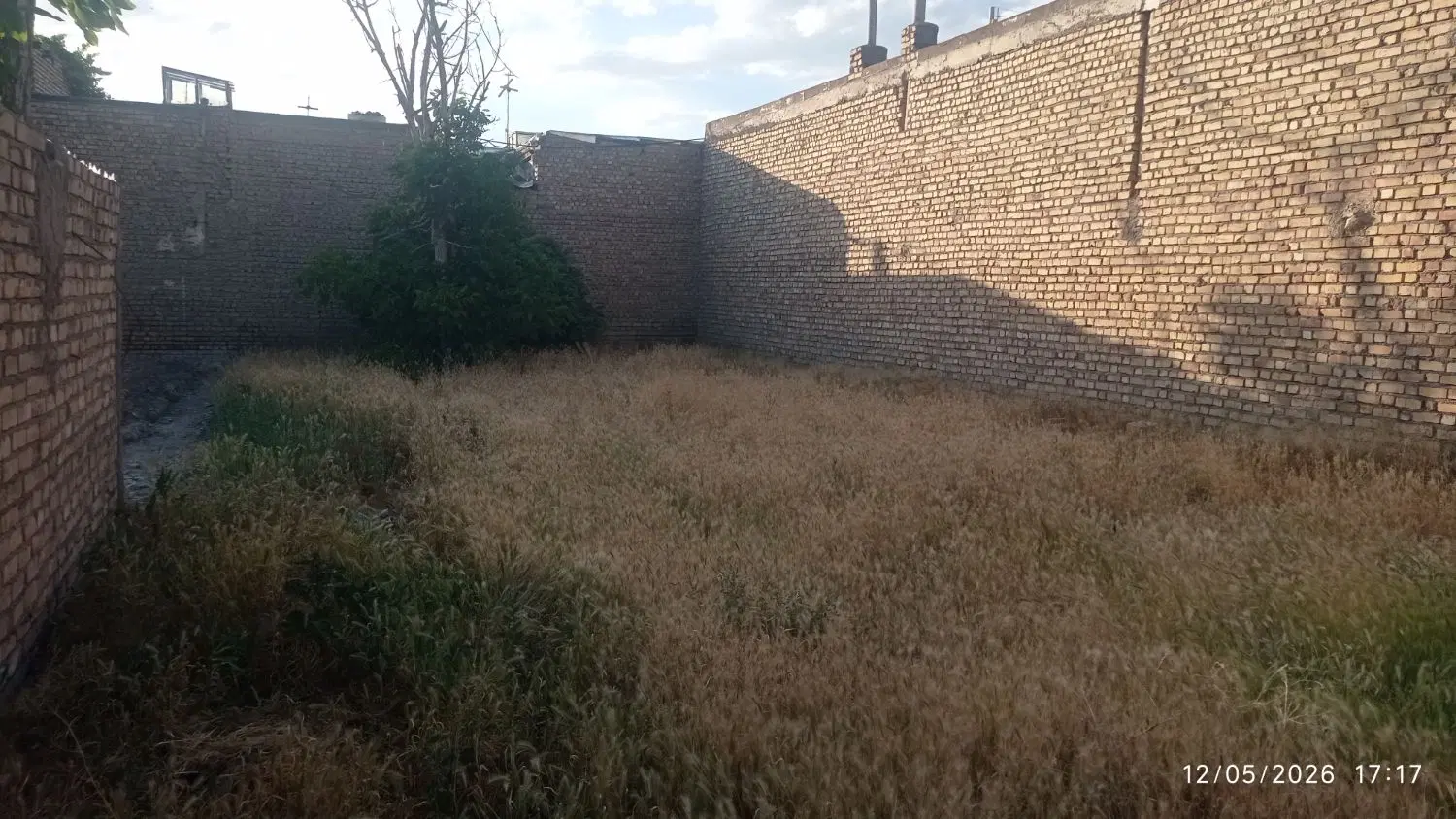 زمین -چهار دیواری