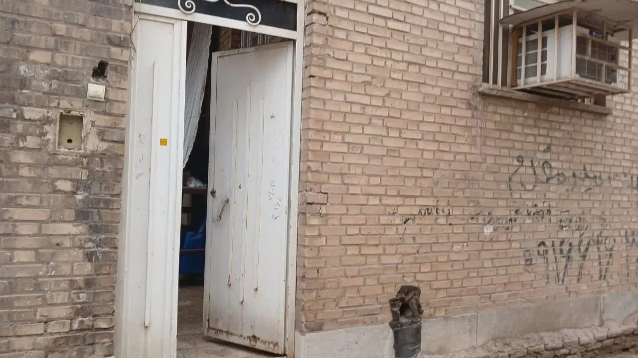ویلایی درب کوچک درکوچه۸۰متری
