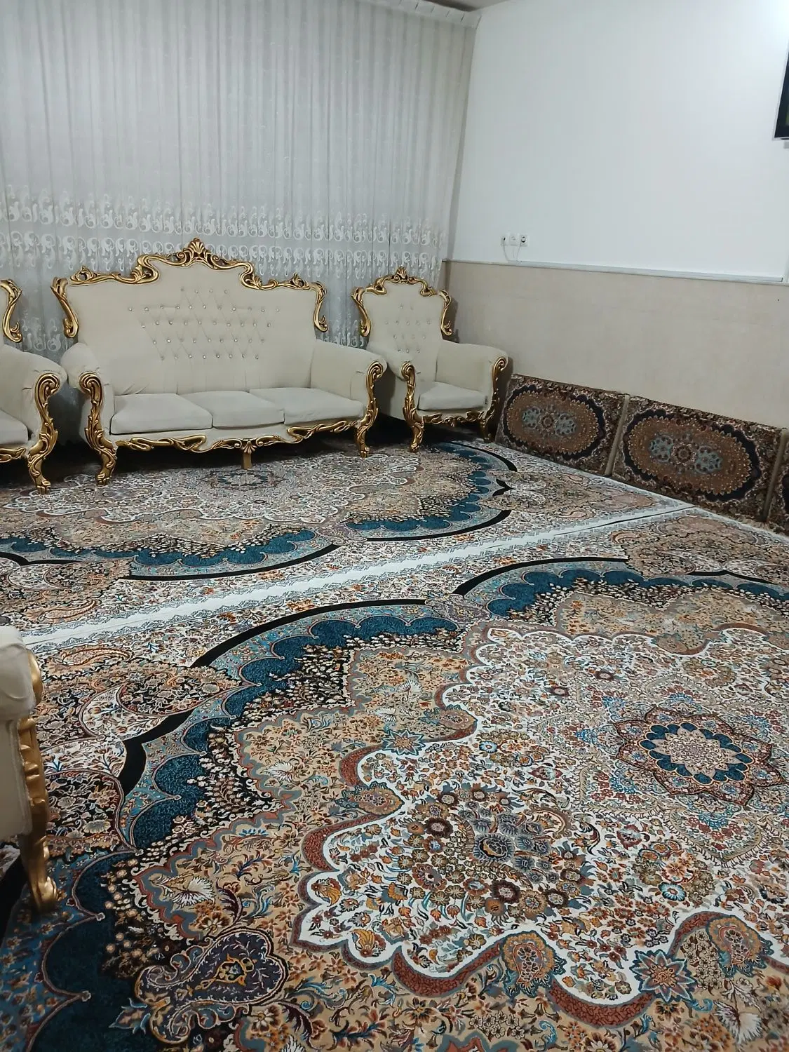 منزل سه طبقه‌