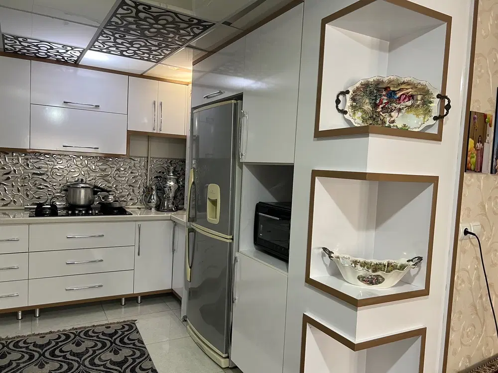 هال 30 متر خواب12اشپزخانه12بالکن6 همگی غرق در نور