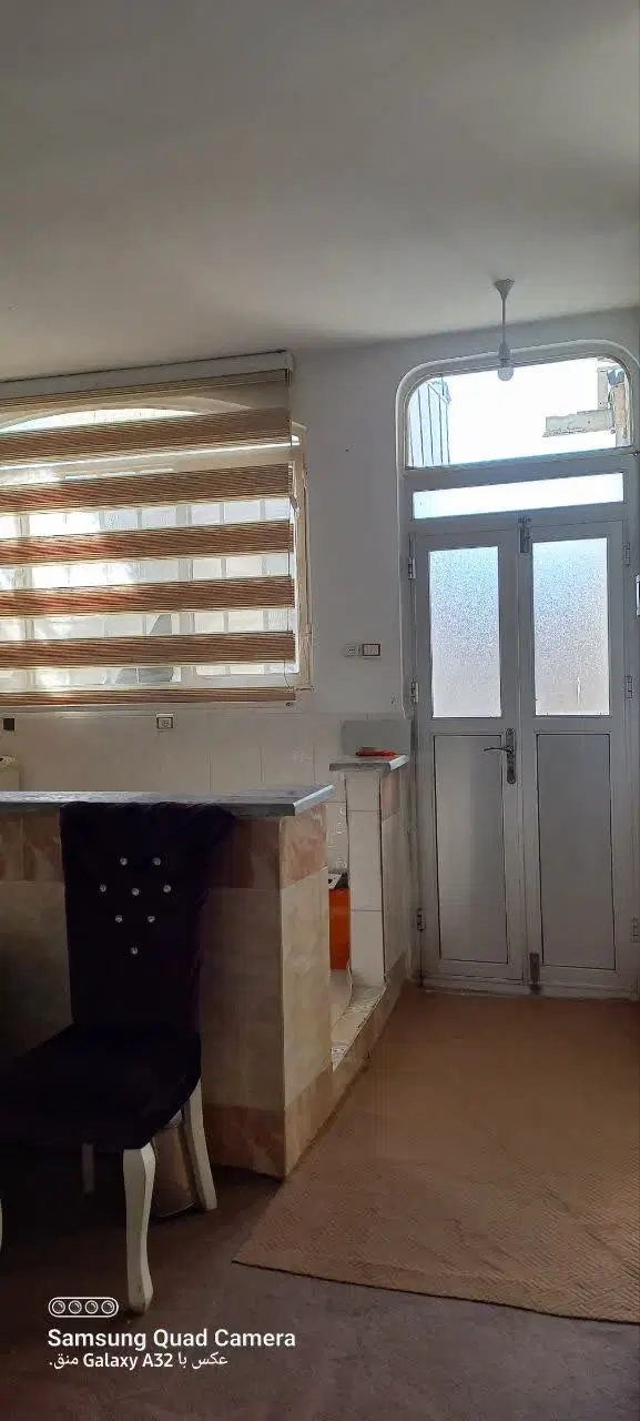 خانه پشت قواره ۷۰ متری ۳ طبقه دربست