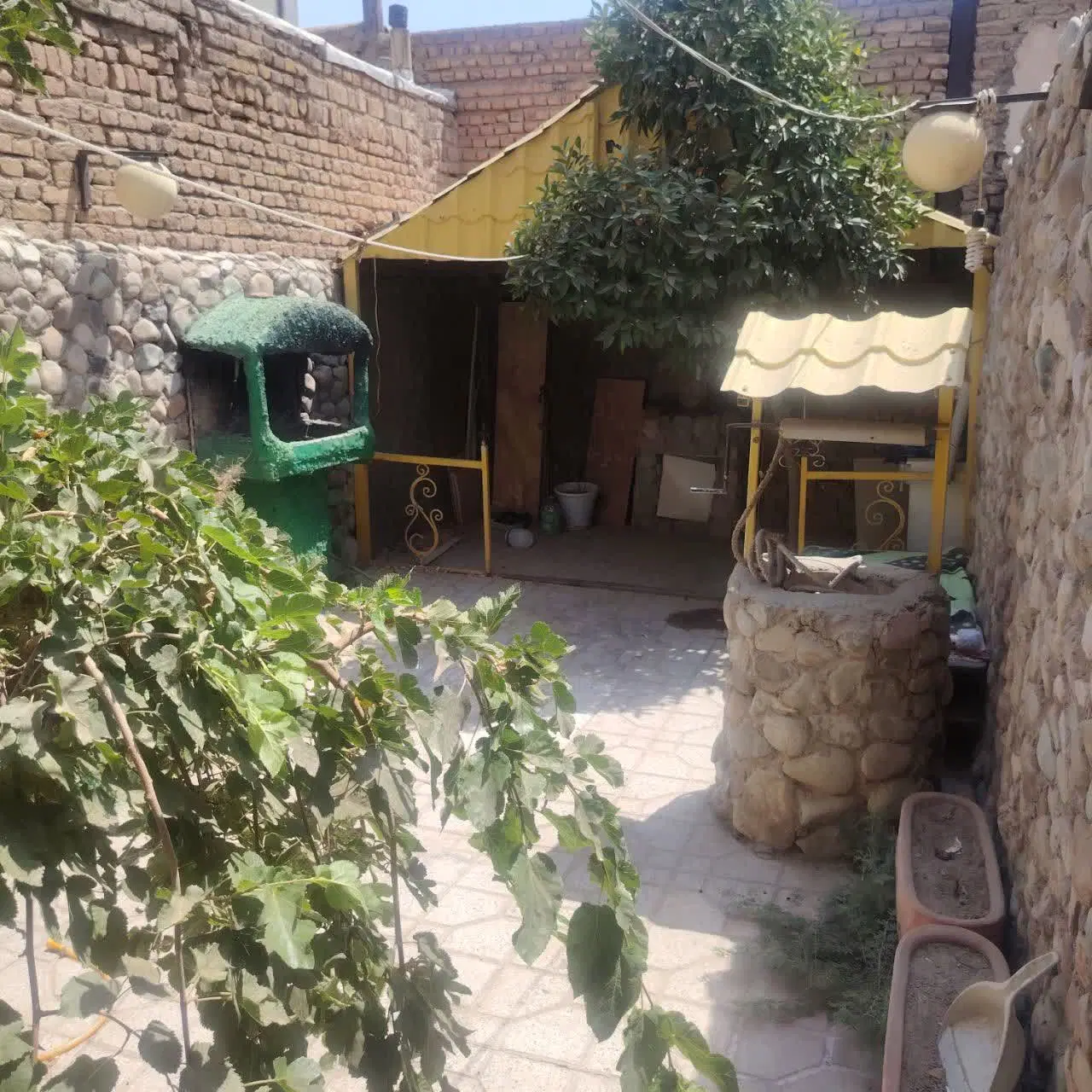 خانه ۱۳۰ متری با حیاط خلوت