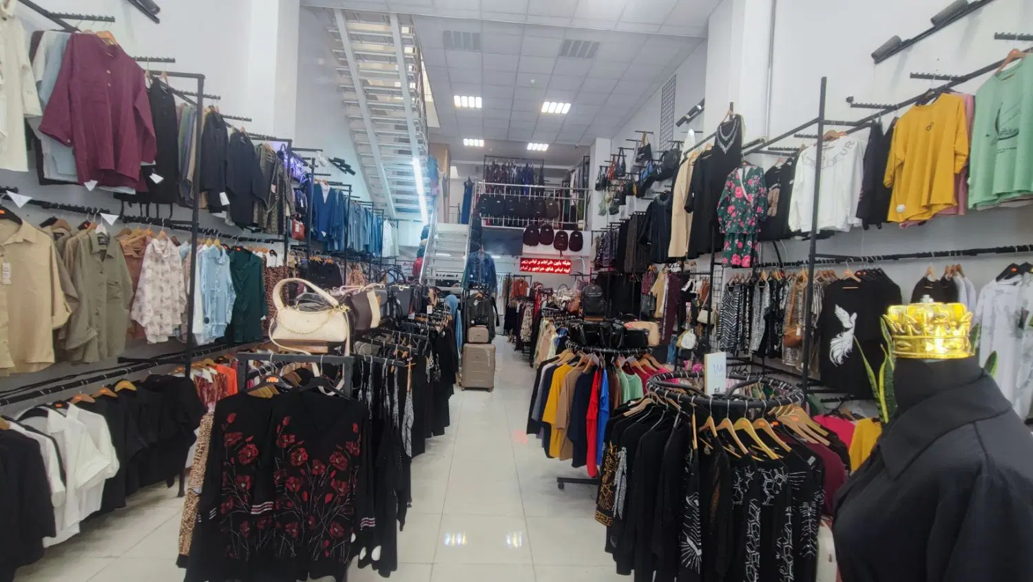 اجاره مغازه سه طبقه فقط پوشاک