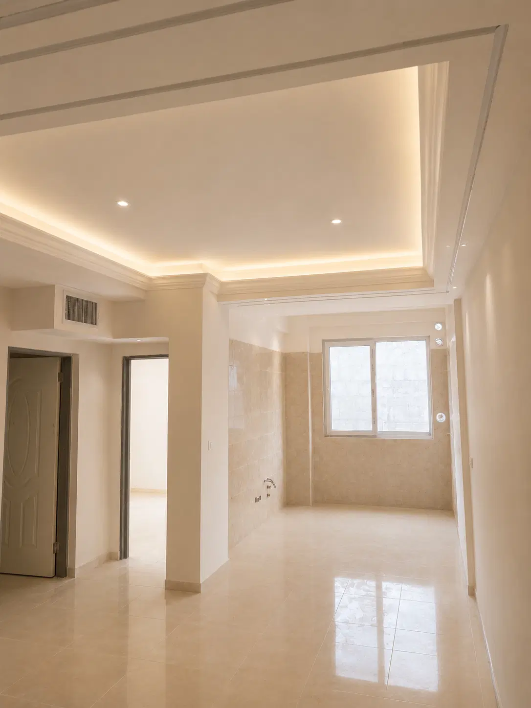 ۷۱ متر ، طبقه اول ، ۳۳ متر حیاط اختصاصی