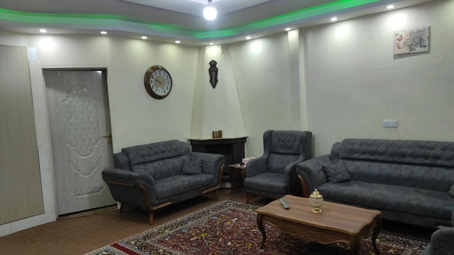 واحد ۷۴ متری با اسانسور