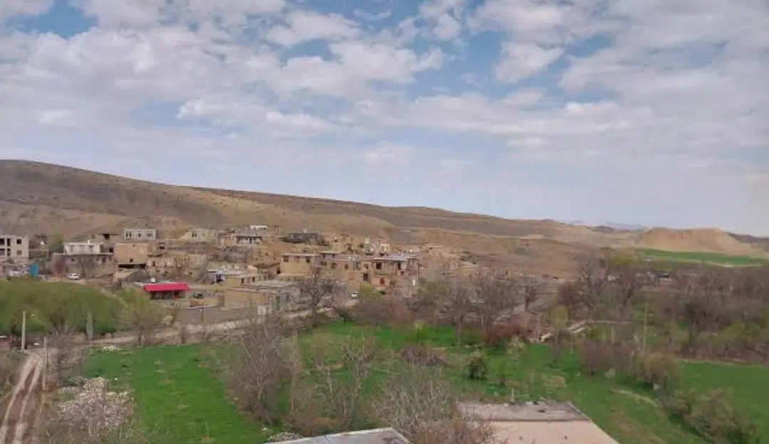 زمین کشاورزی آبی گلخانه معاوضه هم دارم