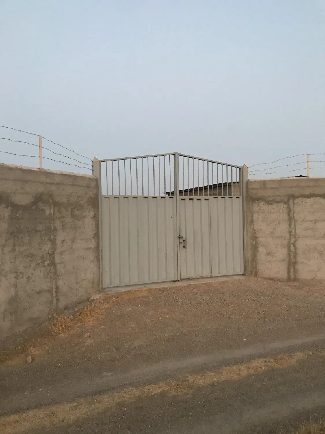چهاردیواری قدیمی بازسازی شده