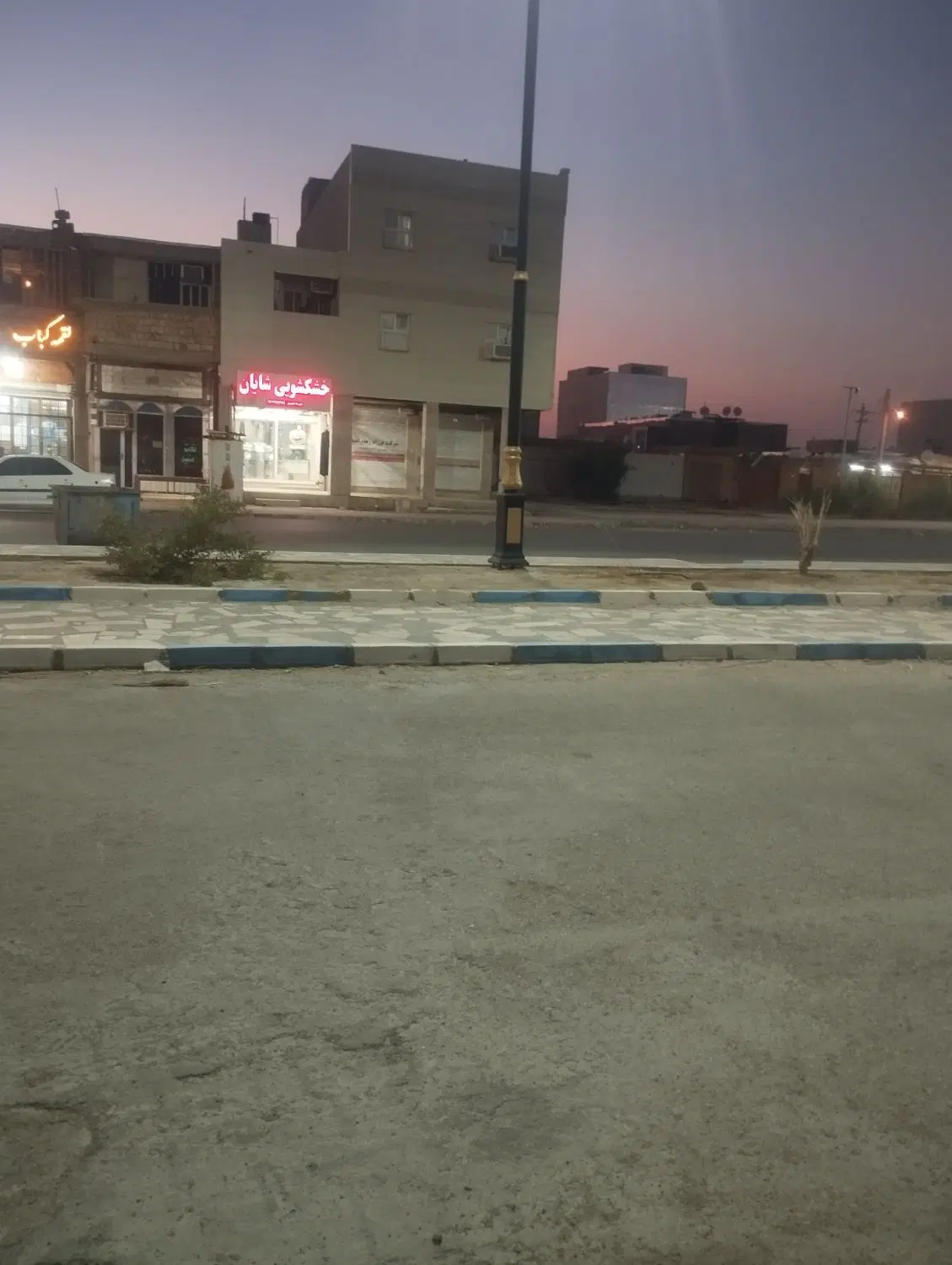 یک مغازه 24متری رهن و اجاره داده میشود