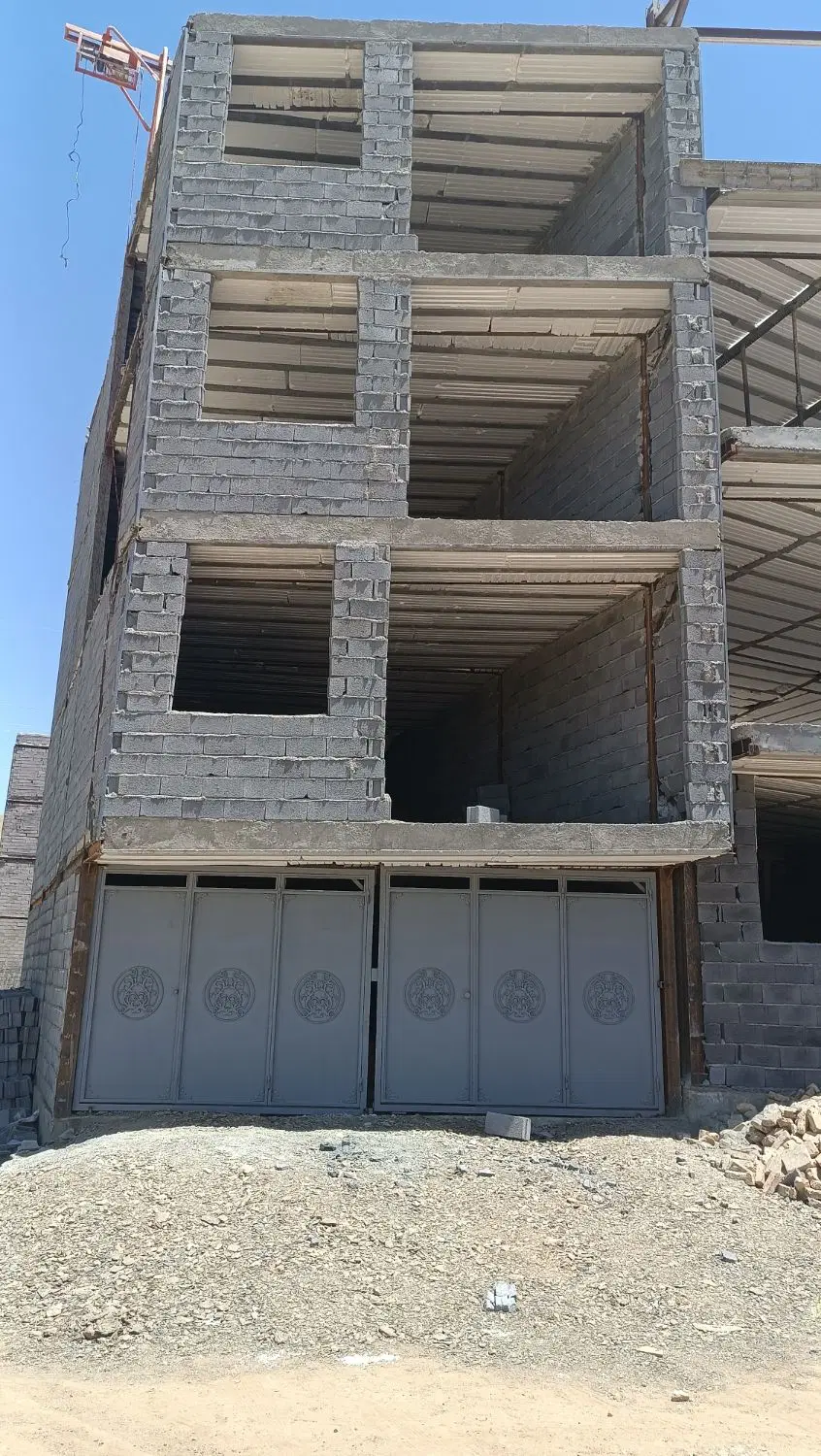خانه نیمه کاره دوشان