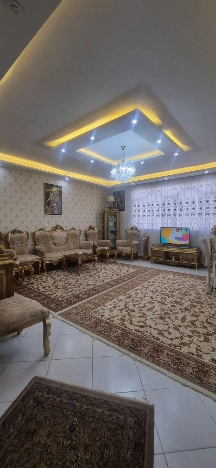 ۹۰مترطبقه۲ ۲نبش ۶واحدی اول حسابی شمالی