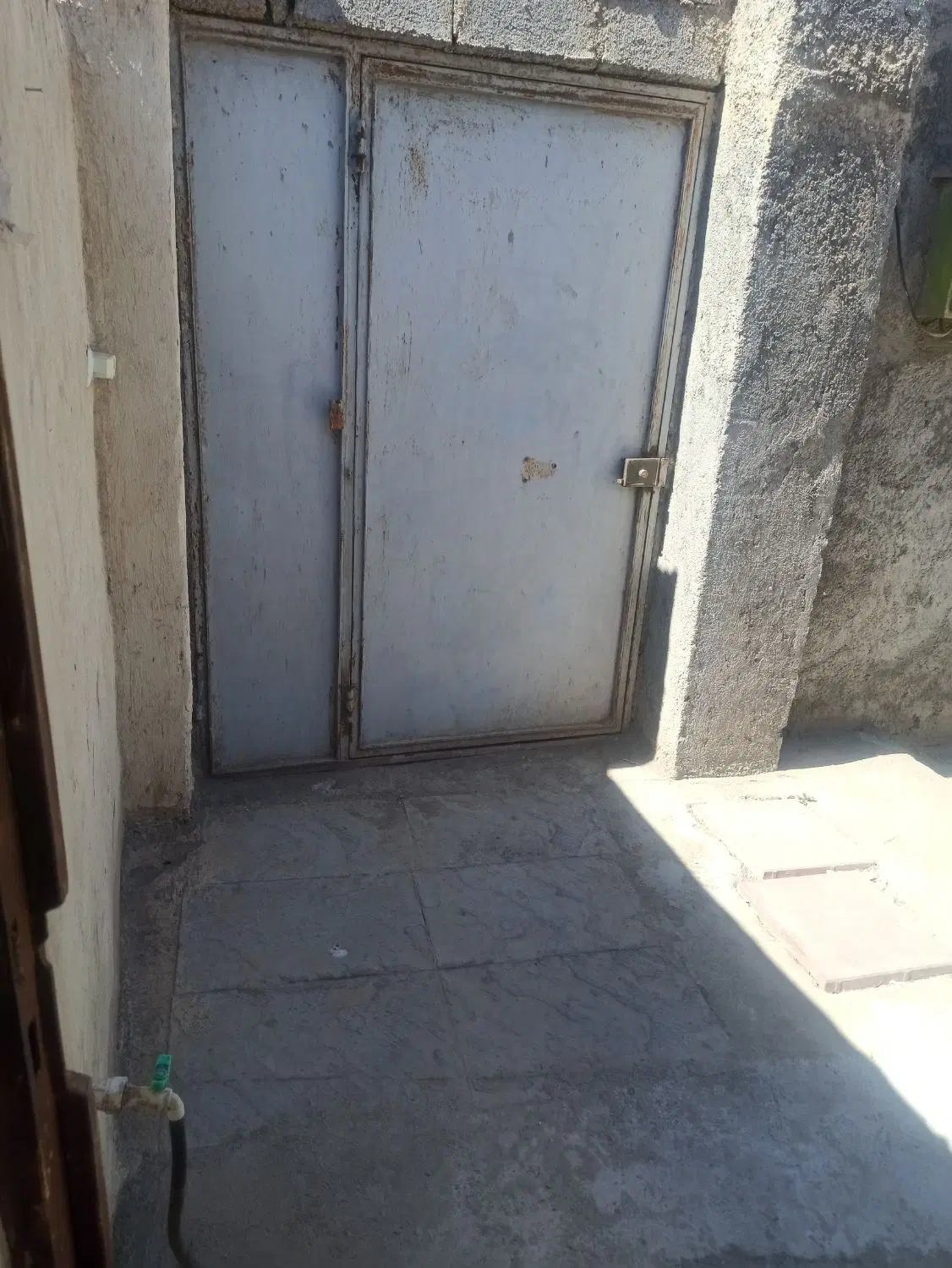 زمین دارای اتاق