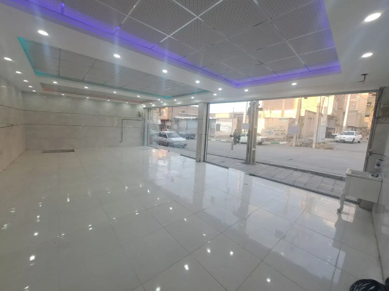 اجاره مغازه ۶۰ متری