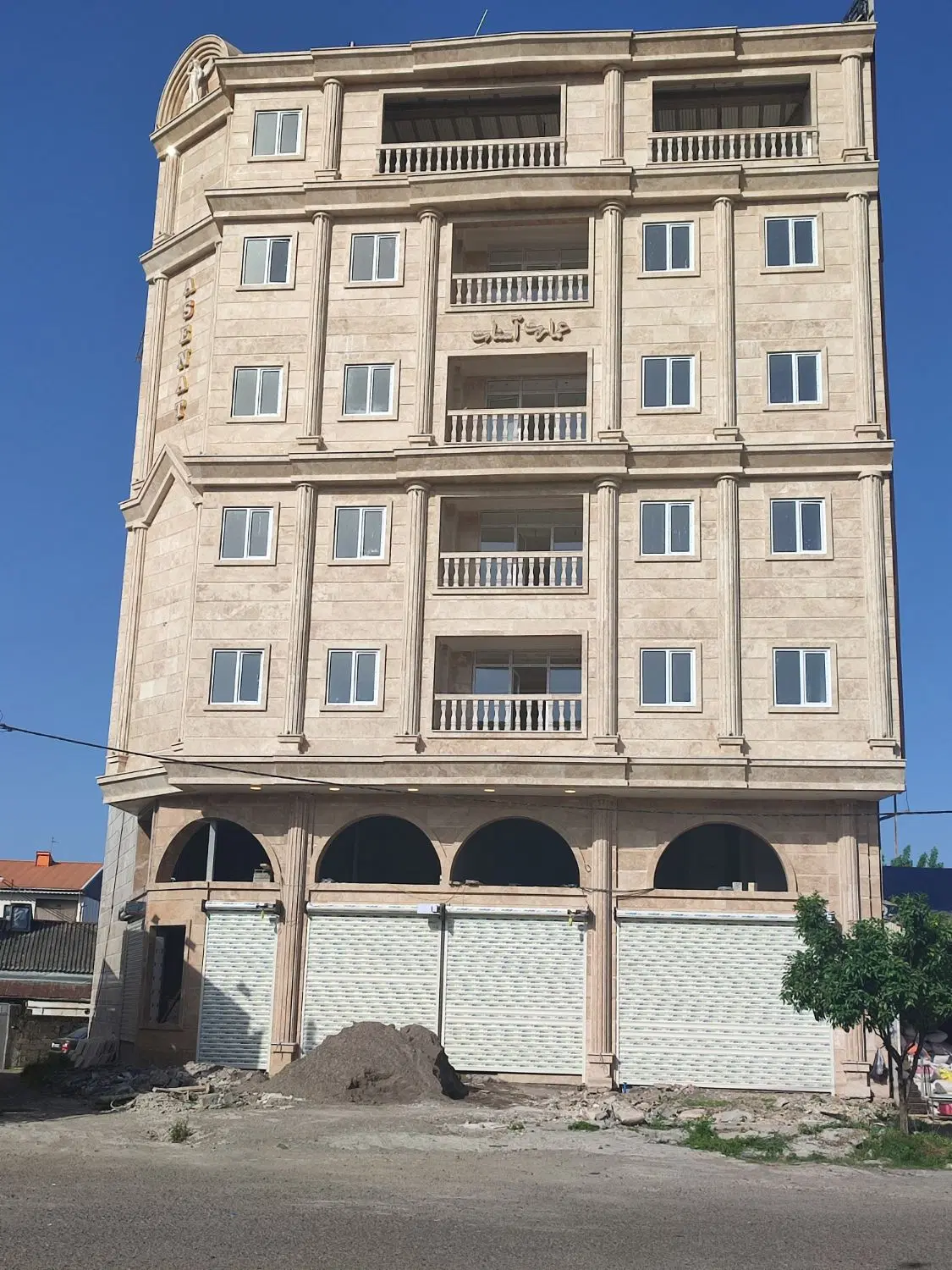 آپارتمان نوساز 105متری