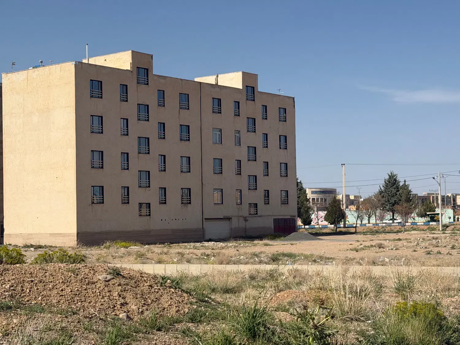 خانه ویلایی ۲۶۰ متری بنیاد جنوبی