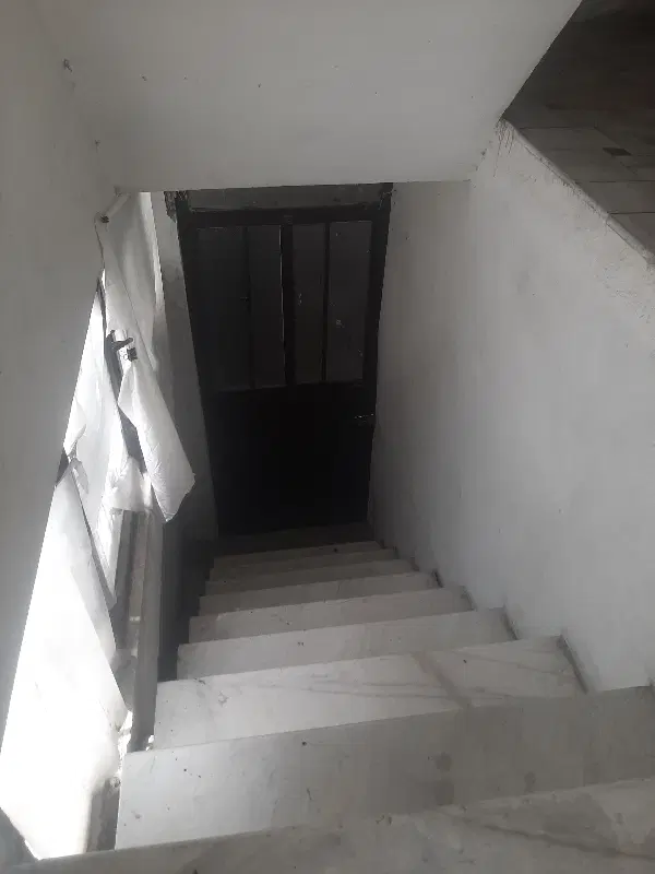 زیرزمین برای انبار وکارگاه