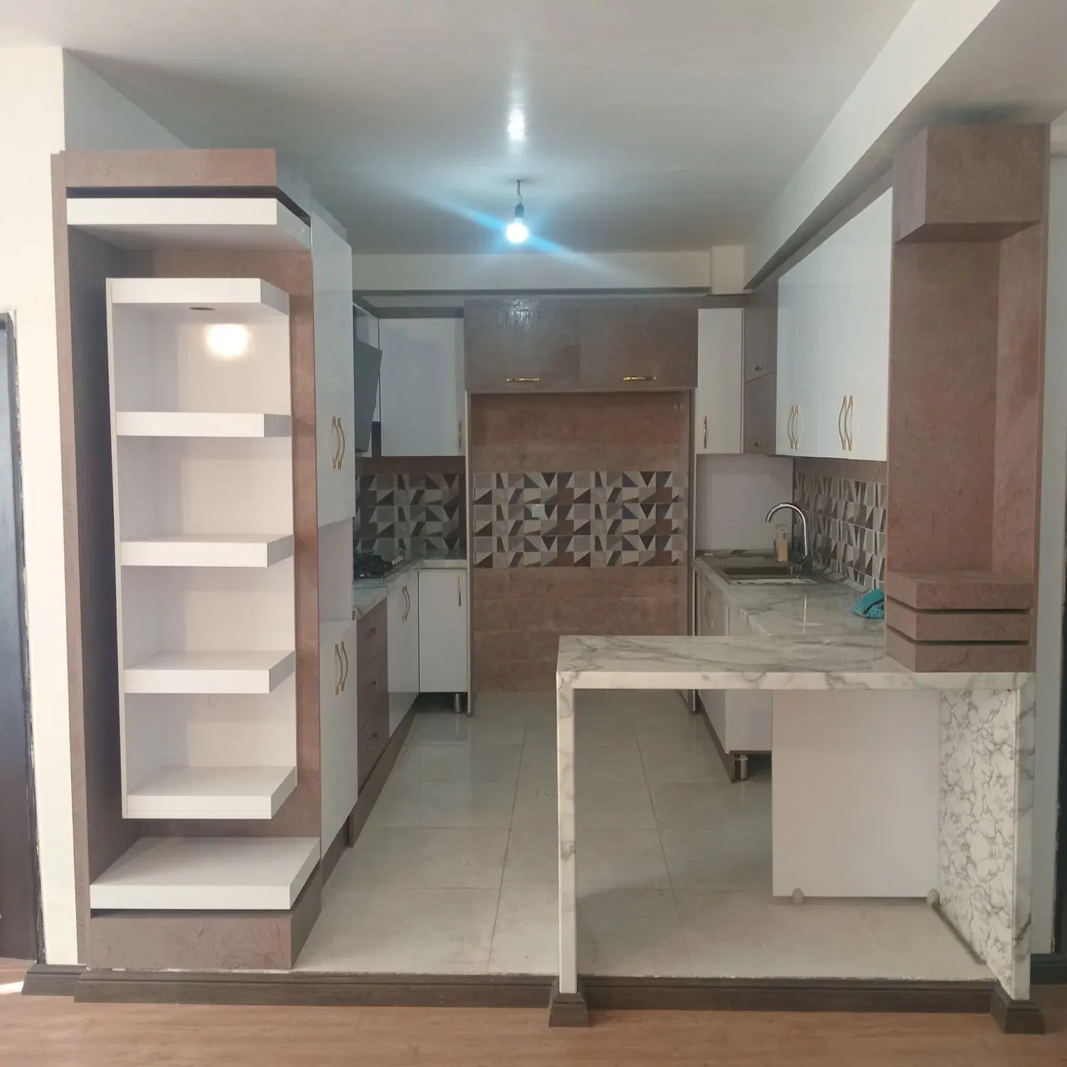 آپارتمان ۸۰ متر در عباسی ناصری