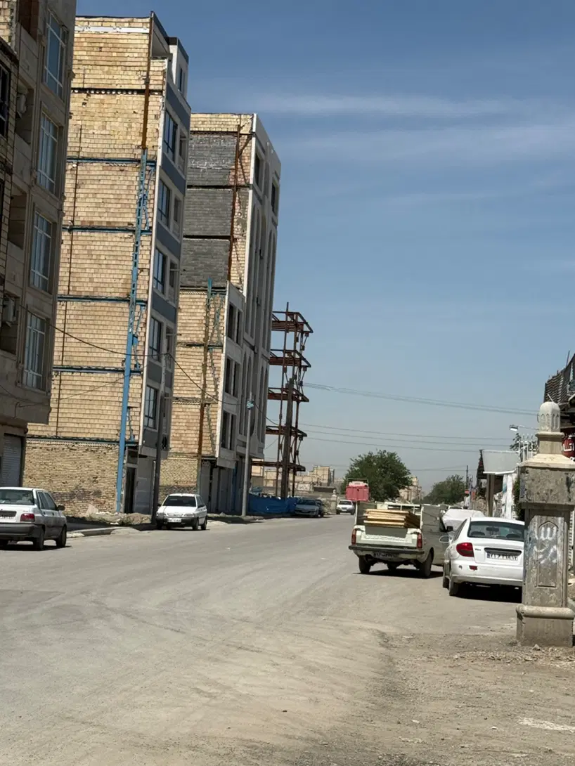 ۱۰۰متر واحد فروش فوری بلوار کشاورز سر دونبش