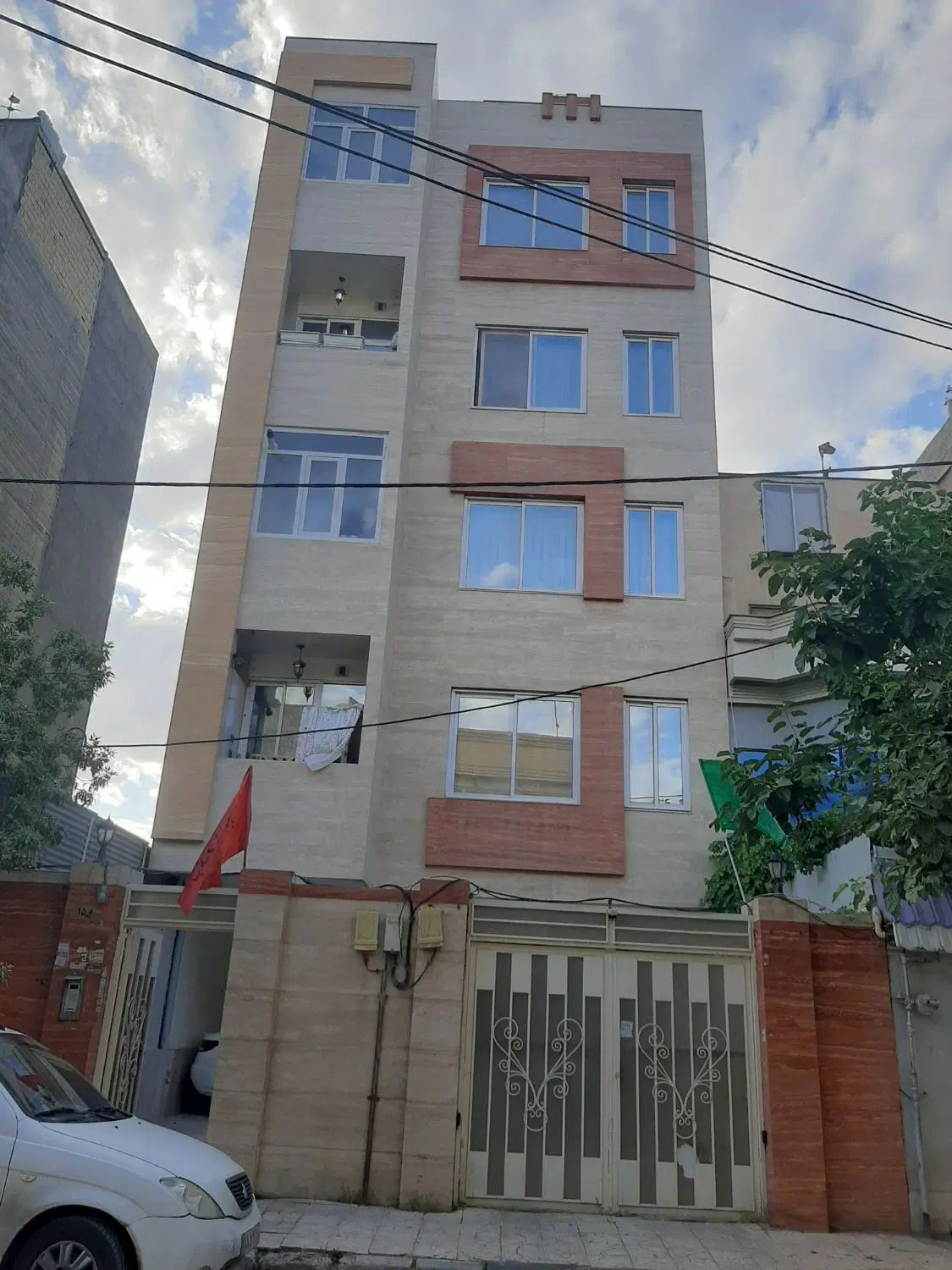 آپارتمان ۱۰۳ متری، سند آزاد، اول حجاب