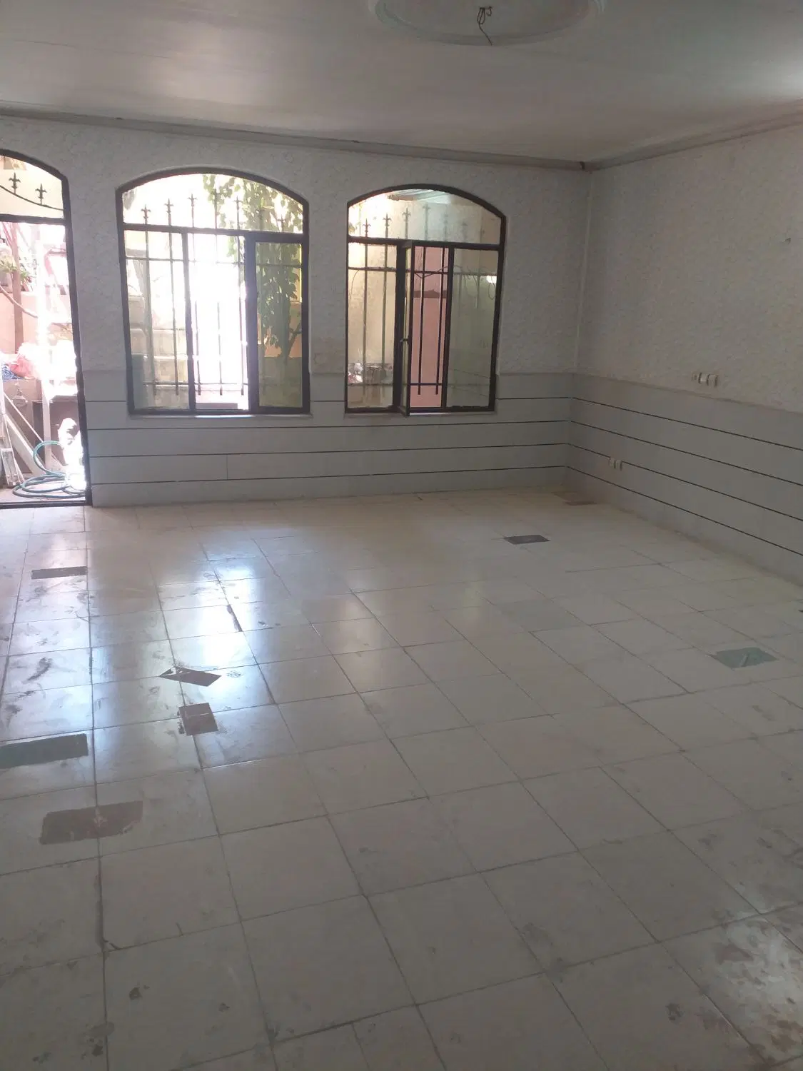 زیرزمین کلخانه ای ۸۷متر دوخواب بهترین موقعیت مکانی