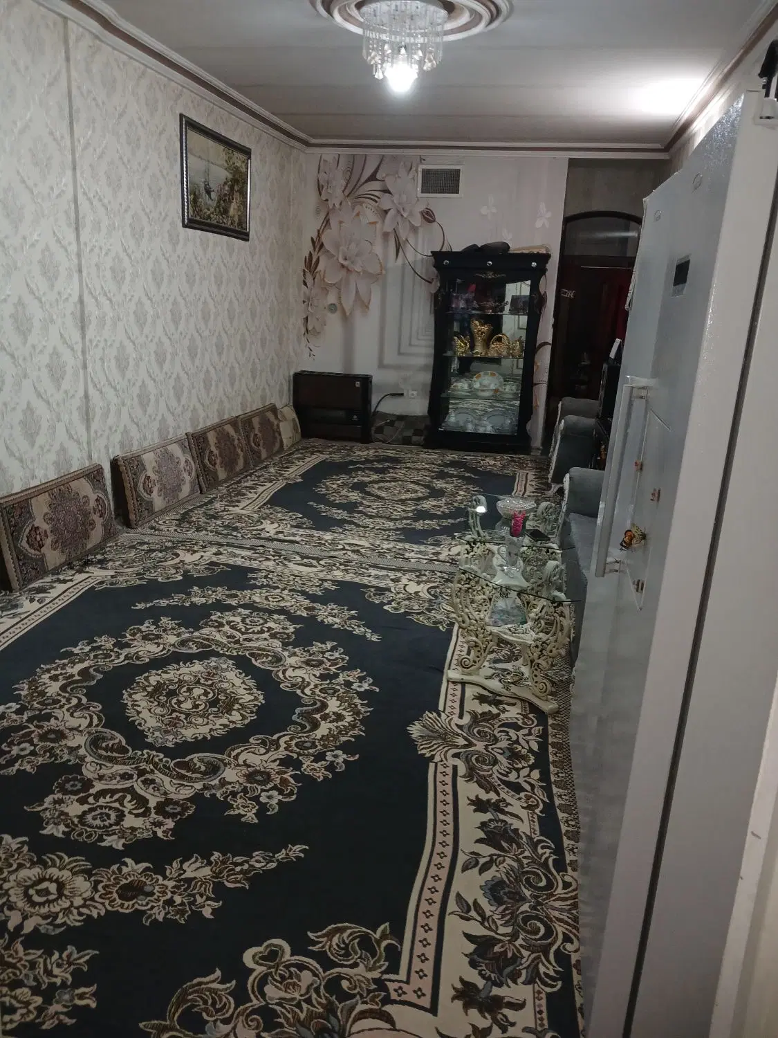 یک واحد آپارتمان ۷۵ متری طبقه دوم