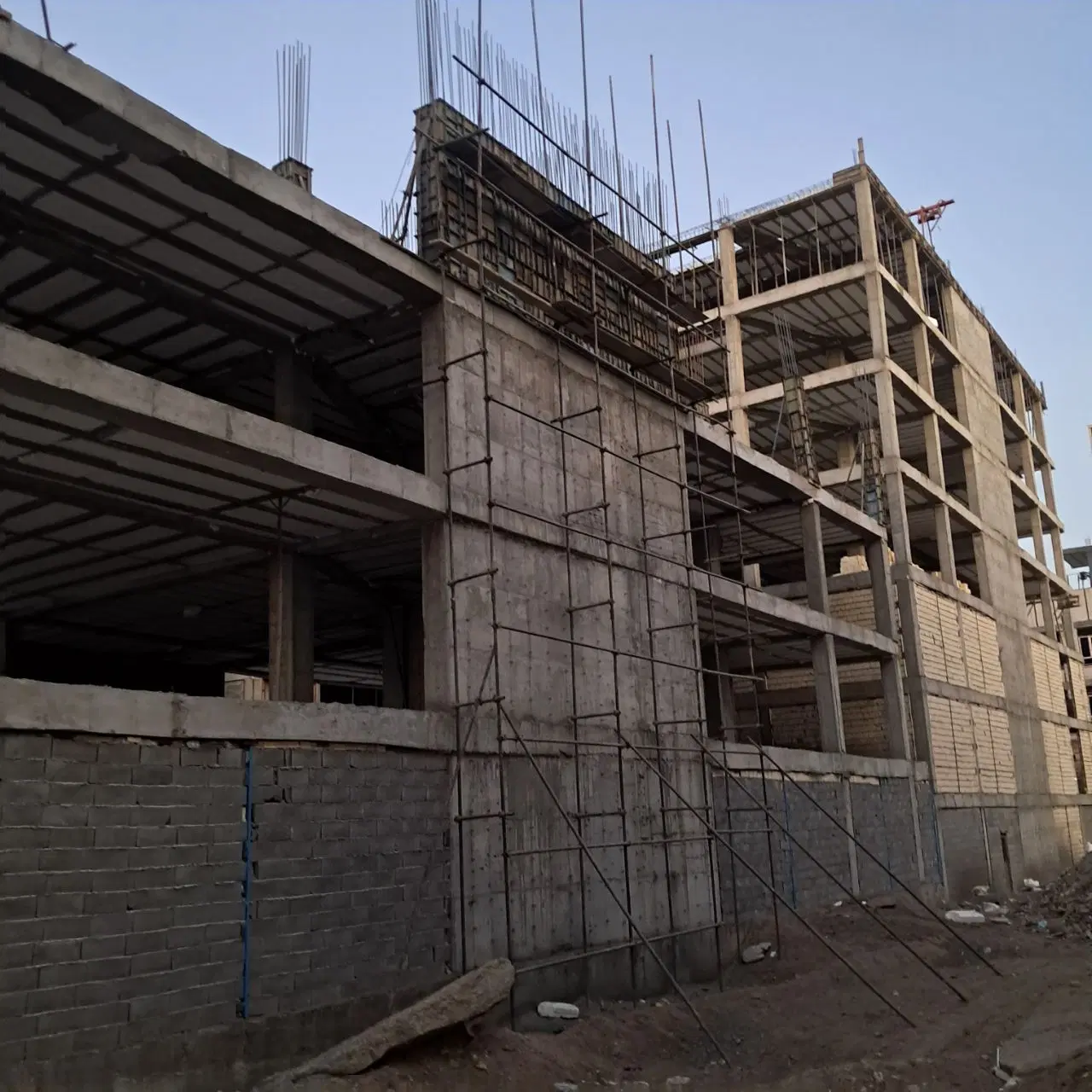 فروش یک واحد مسکونی