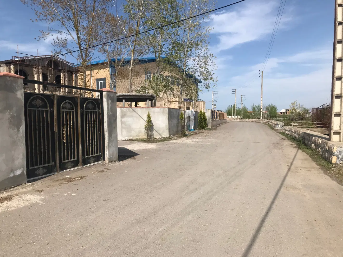 ۲۰۰ متر ایزدشهر امیرآباد