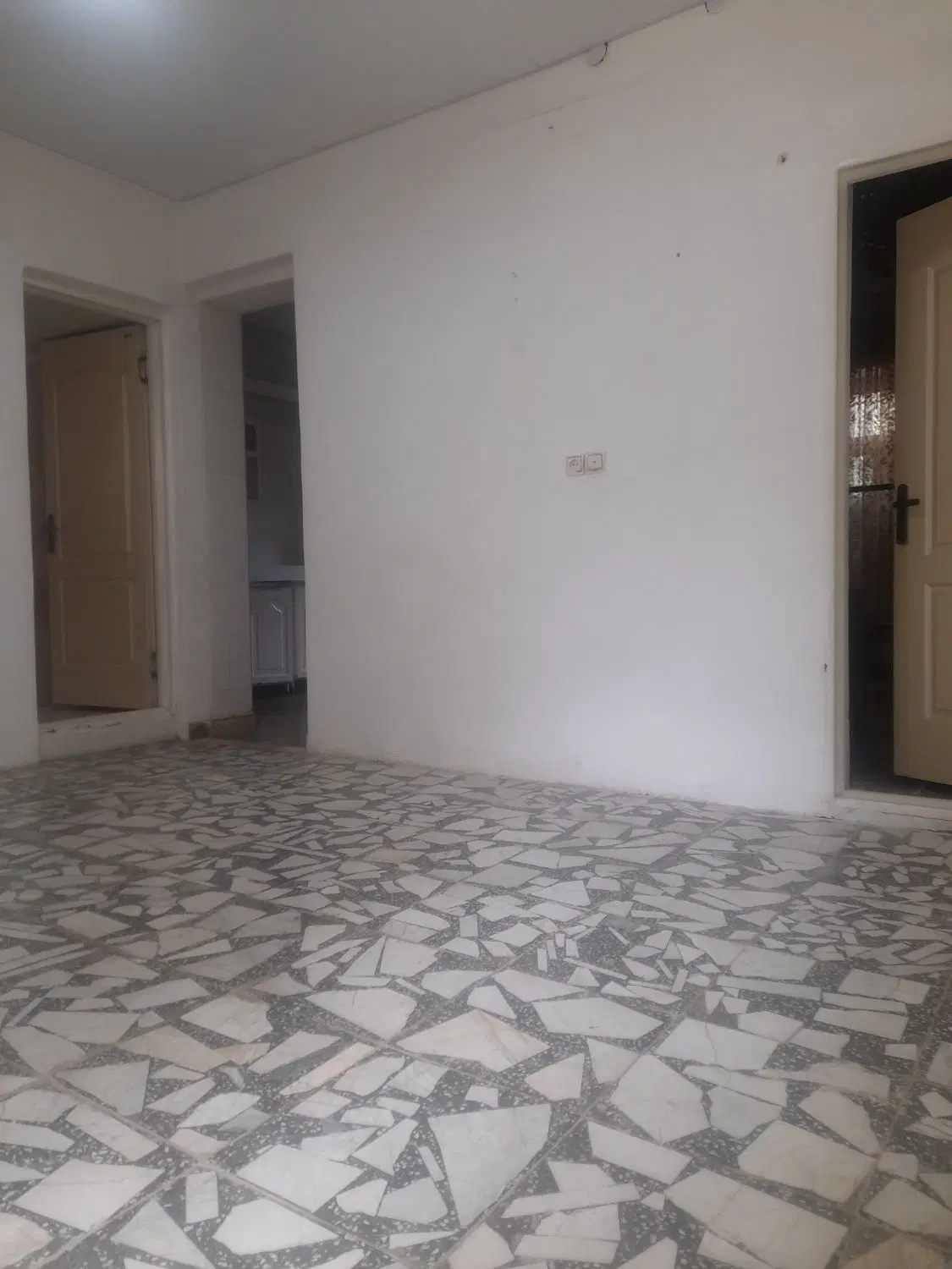 سویت حیاط دار