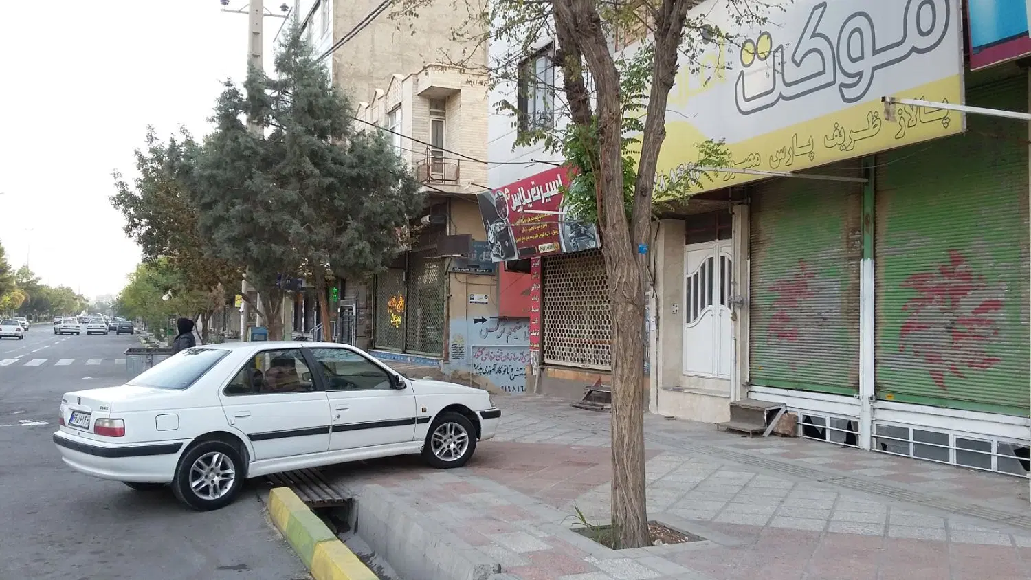فروش233متربابنای تجاری بر اصلی بلوار امام خمینی