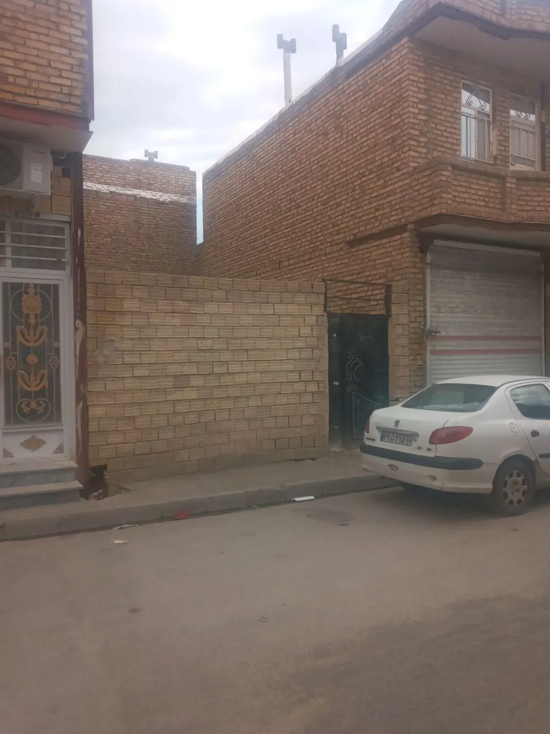 زمین‌مسکونی‌پی‌ریزی‌وصفحه‌ها‌گذاشته‌شده‌آماده‌ساخت