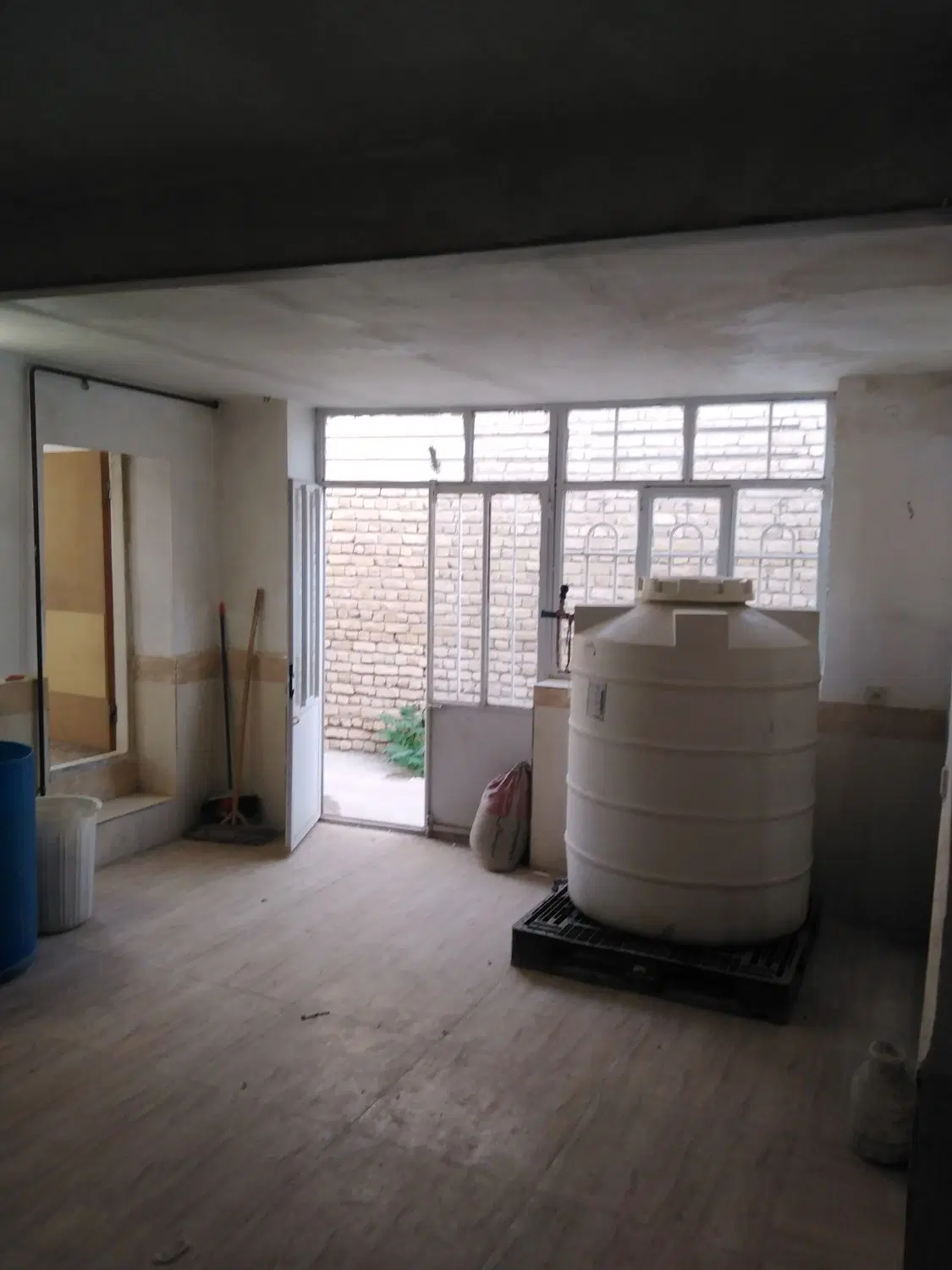 خانه اجاره ای مناسب برای کارگاه و انباری