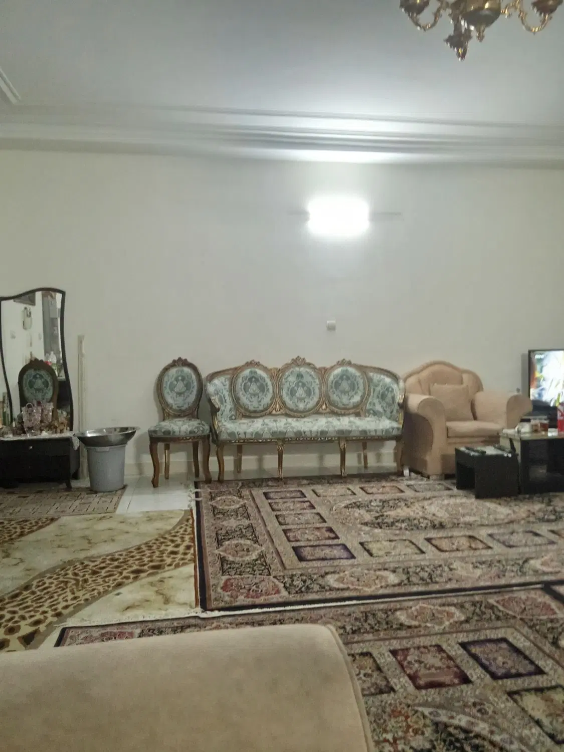 رهن و اجاره 93متر بالکن آسانسور پارکینگ