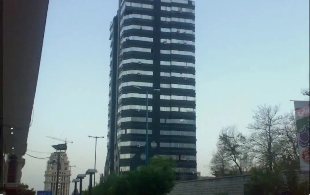 ۱۰۰ متر تجاری بر جردن