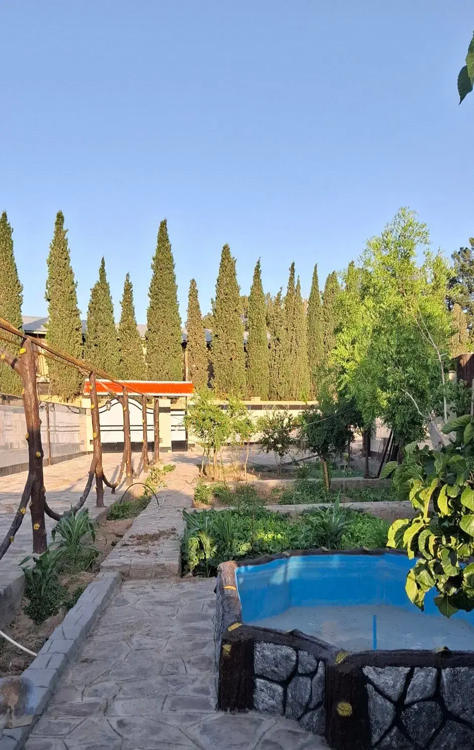 ویلایی داخل شهر