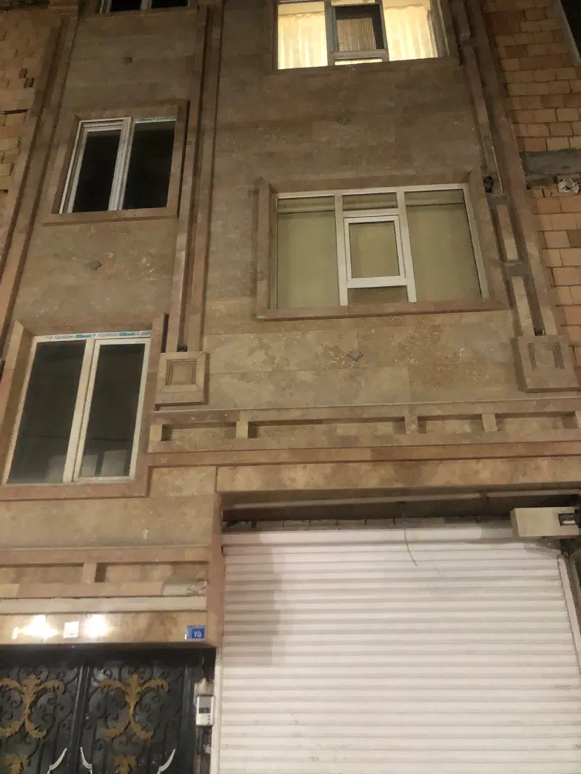 خانه 80 متری طبقه دوم کلید نخورده
