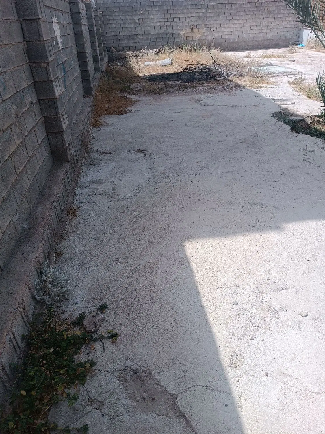 ۲۱۰ متر زمین مسکونی