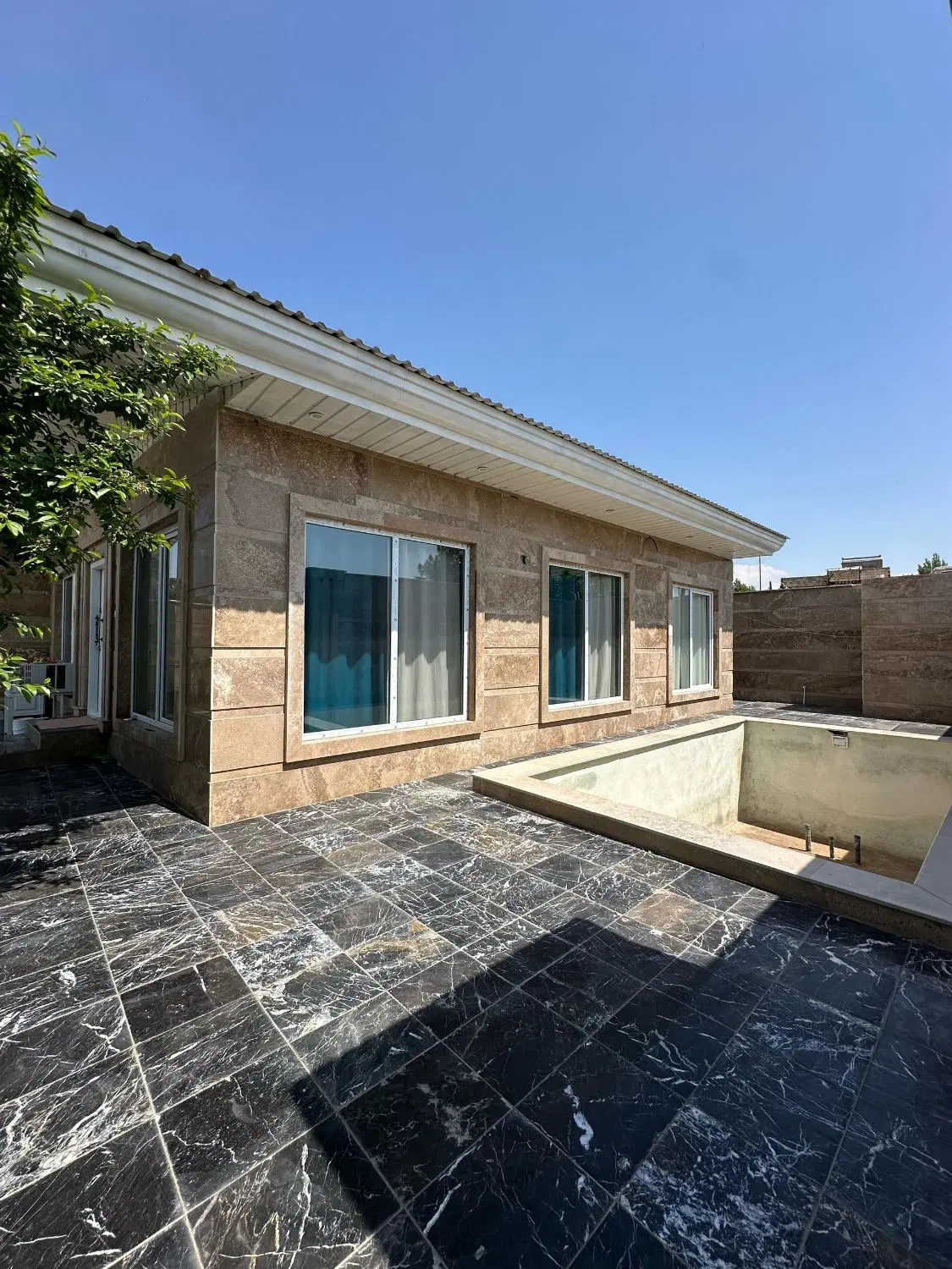 528 متر ویلایی