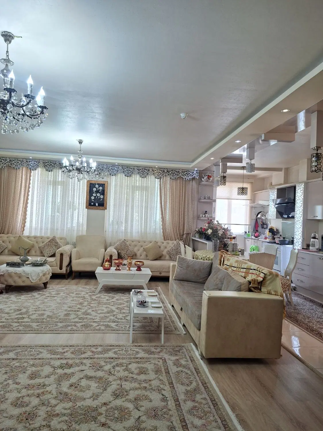یک واحدآپارتمان درچهارراه حافظ