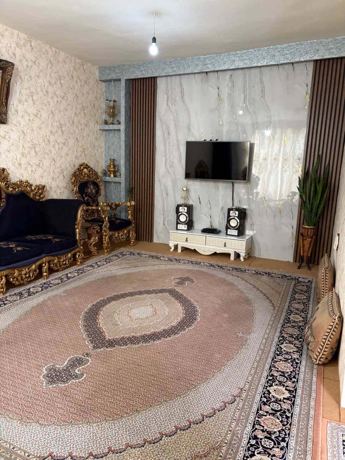 حیاط ویلایی ۱۳۰متری